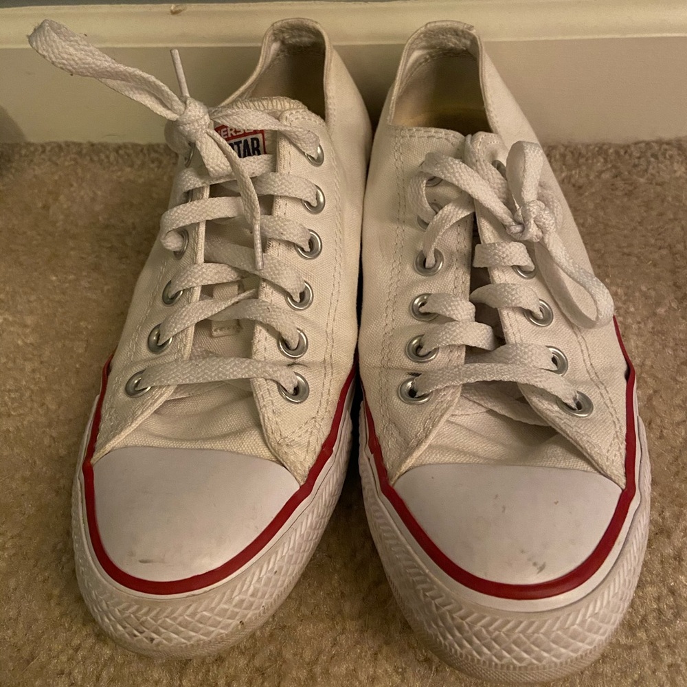 White Lowtop Converse
